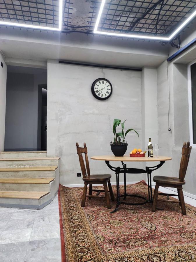 Apartamento Shared Flat In An Artists District Pikris Gora Tiflis Exterior foto