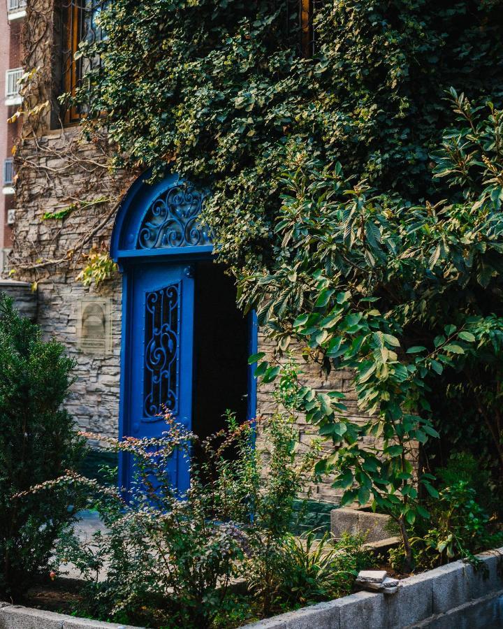 Apartamento Shared Flat In An Artists District Pikris Gora Tiflis Exterior foto