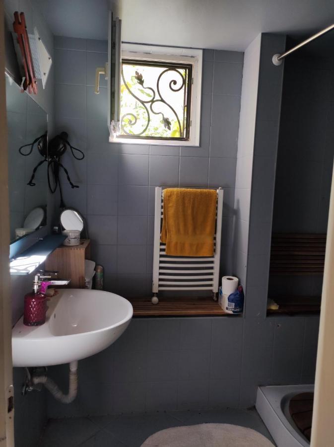 Apartamento Shared Flat In An Artists District Pikris Gora Tiflis Exterior foto